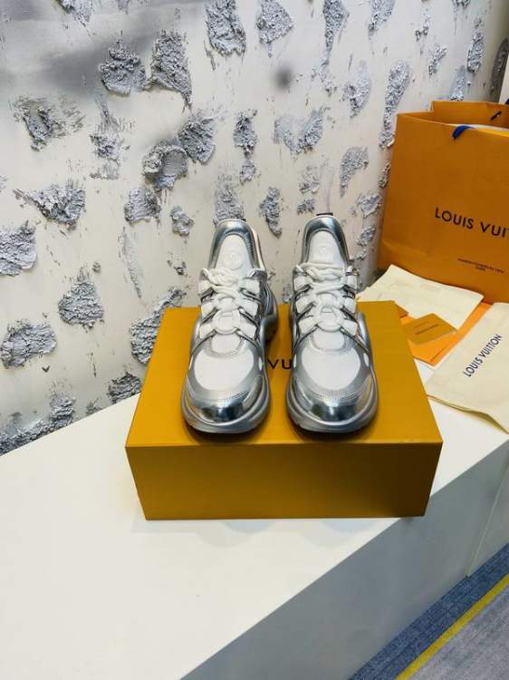 Picture of Louis Vuitton Shoes _SKULVsz35-405cmmnf051417749